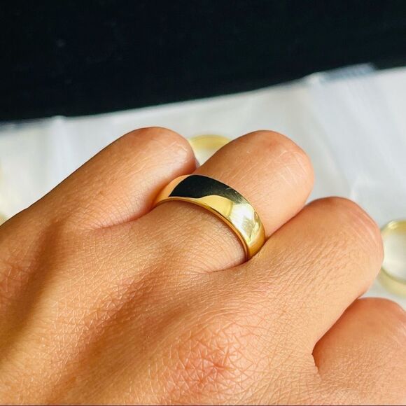 Yellow Gold 5mm plain Band Ring Size 6 - Picture 2 of 3